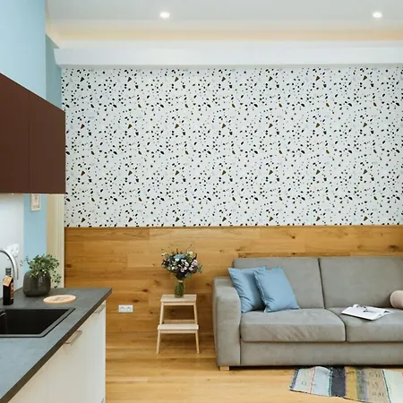 Dream Blue In Centrewenceslas Sq In Walk * براغ