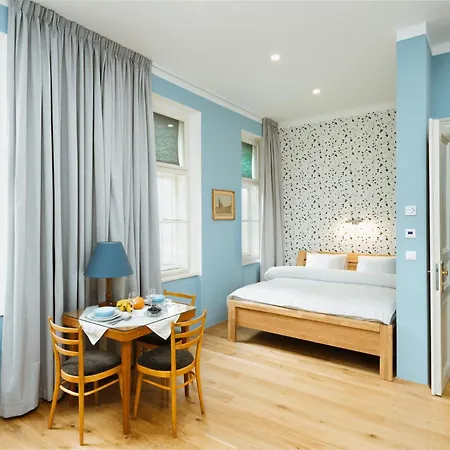 Dream Blue In Centrewenceslas Sq In Walk Apartamento Praga